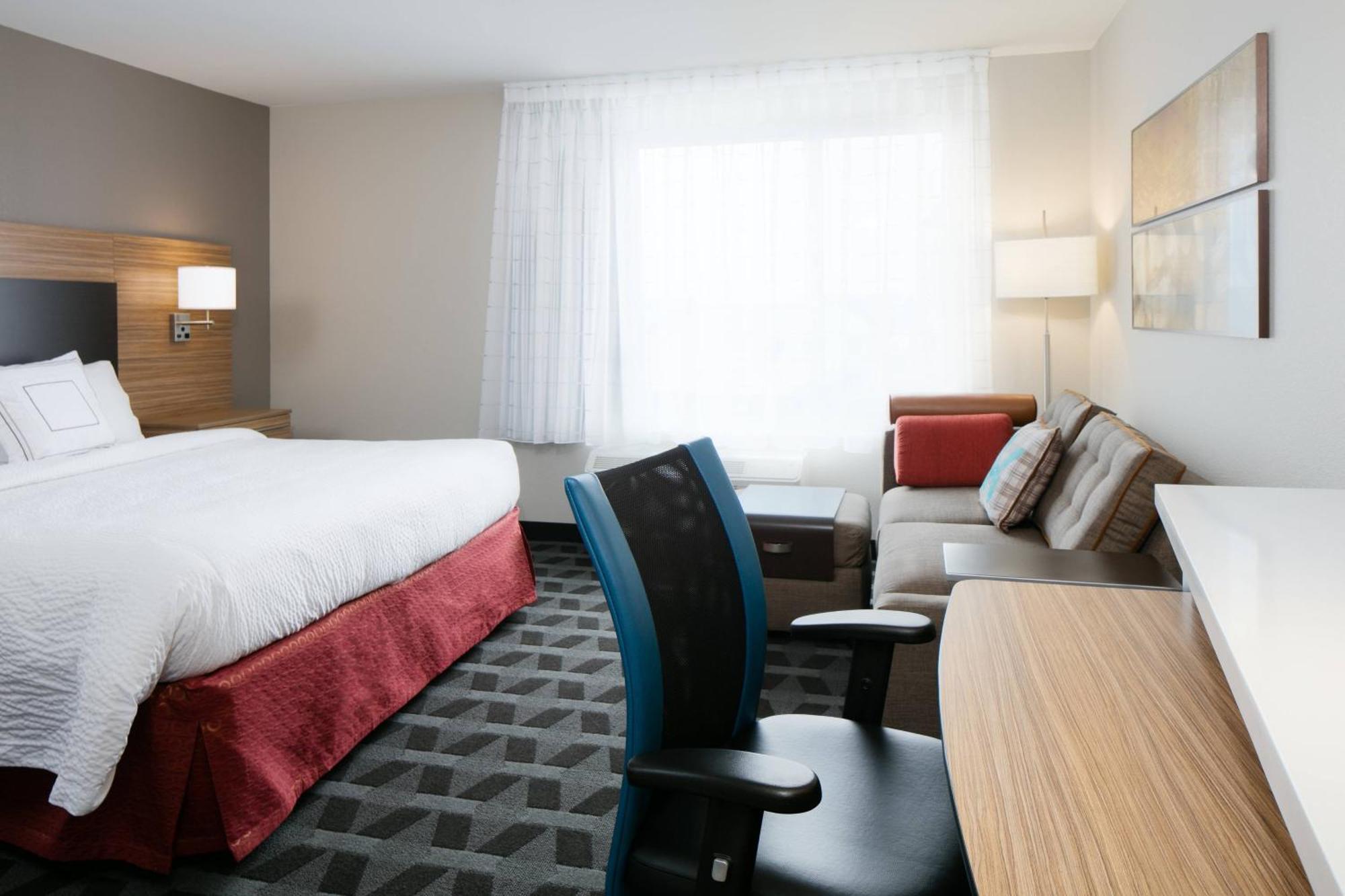 Towneplace Suites By Marriott Kansas City Airport Exterior photo