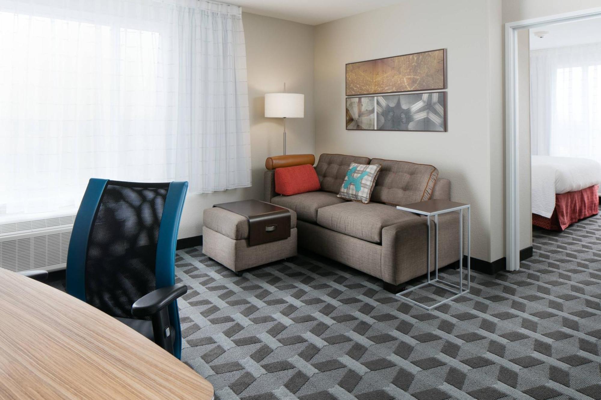 Towneplace Suites By Marriott Kansas City Airport Exterior photo