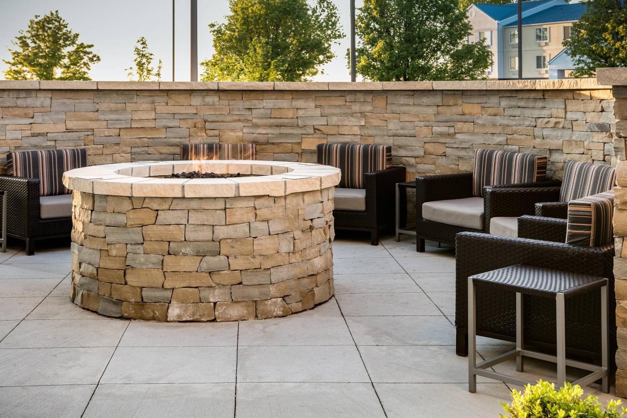 Towneplace Suites By Marriott Kansas City Airport Exterior photo