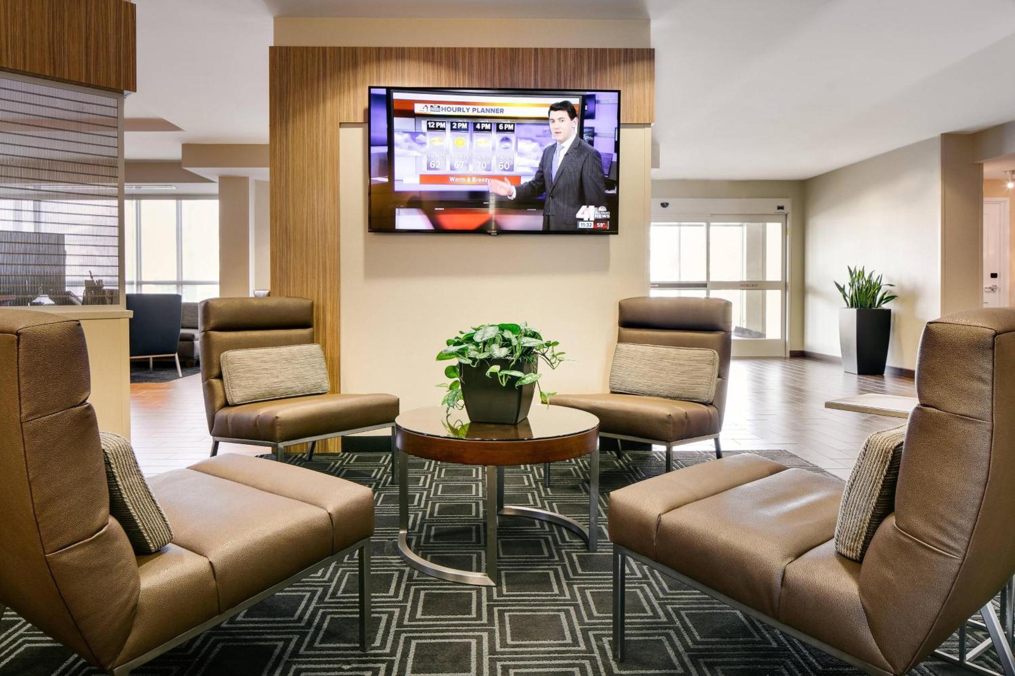 Towneplace Suites By Marriott Kansas City Airport Exterior photo