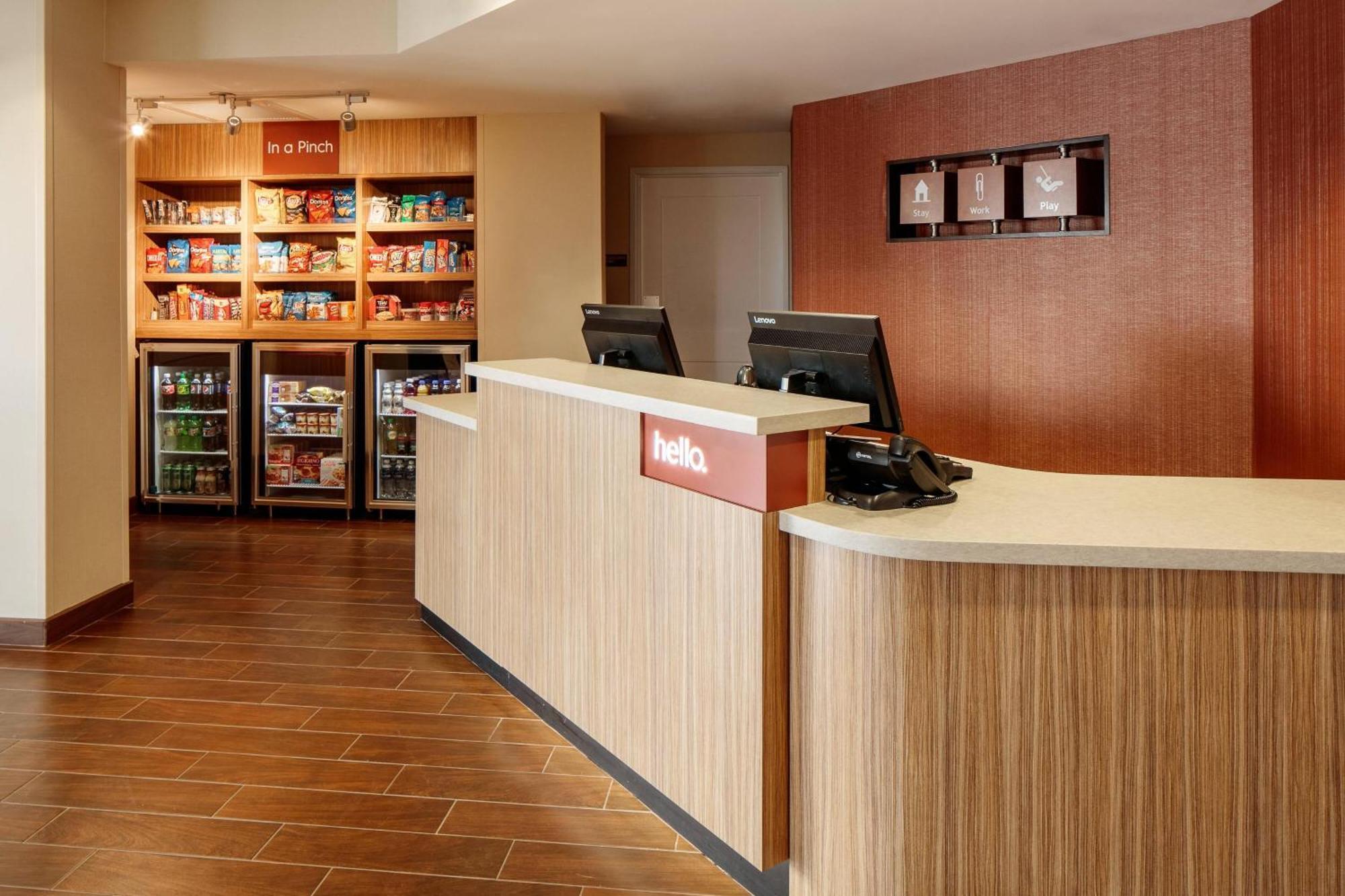 Towneplace Suites By Marriott Kansas City Airport Exterior photo