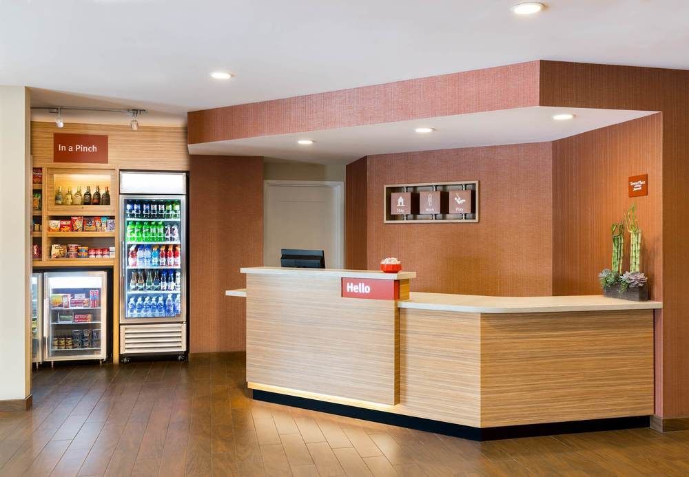 Towneplace Suites By Marriott Kansas City Airport Exterior photo