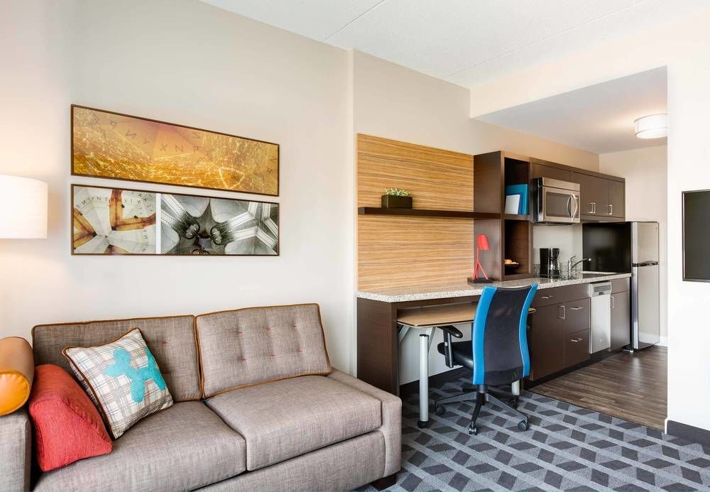 Towneplace Suites By Marriott Kansas City Airport Exterior photo